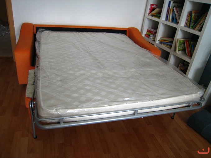 Rozkládací pohovka s úložným prostorem na časté spaní - 8